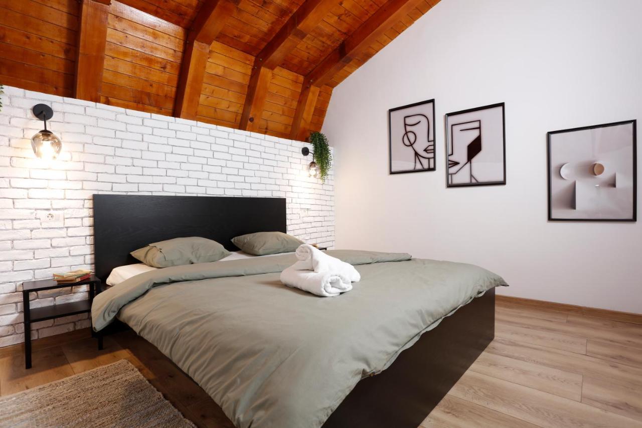 One Love Central Cottage Bucharest Exterior photo
